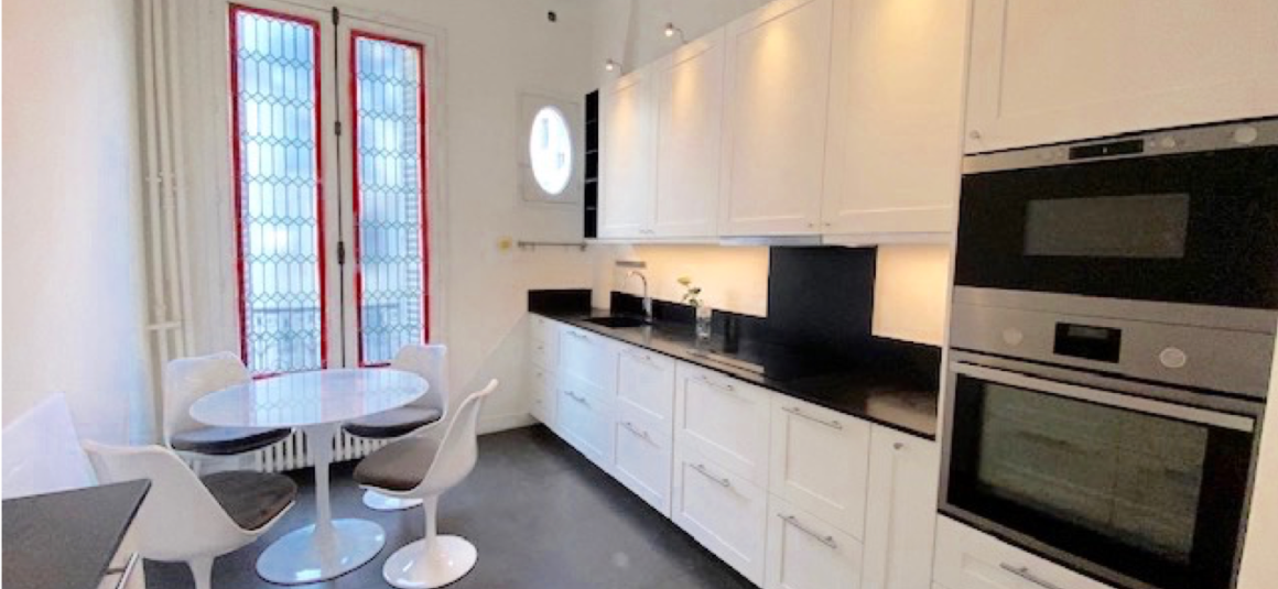 MEUBLÉ – 2 ch – Paris 8ème – Ave Georges V – 115 m2 – 4ème étage avec ascenseur – Loyer cc : 4.400 euros