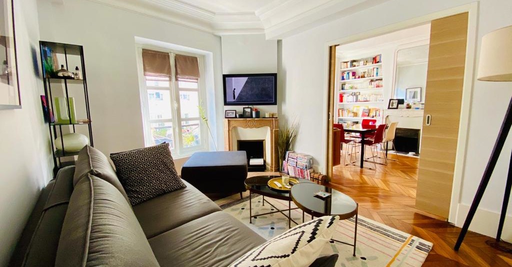 MEUBLÉ – 1 ch +  Double séjour – 51 m2 – Paris 9e – Rue Fb Montmartre – 3ème étage – Loyer cc : 1.850 €