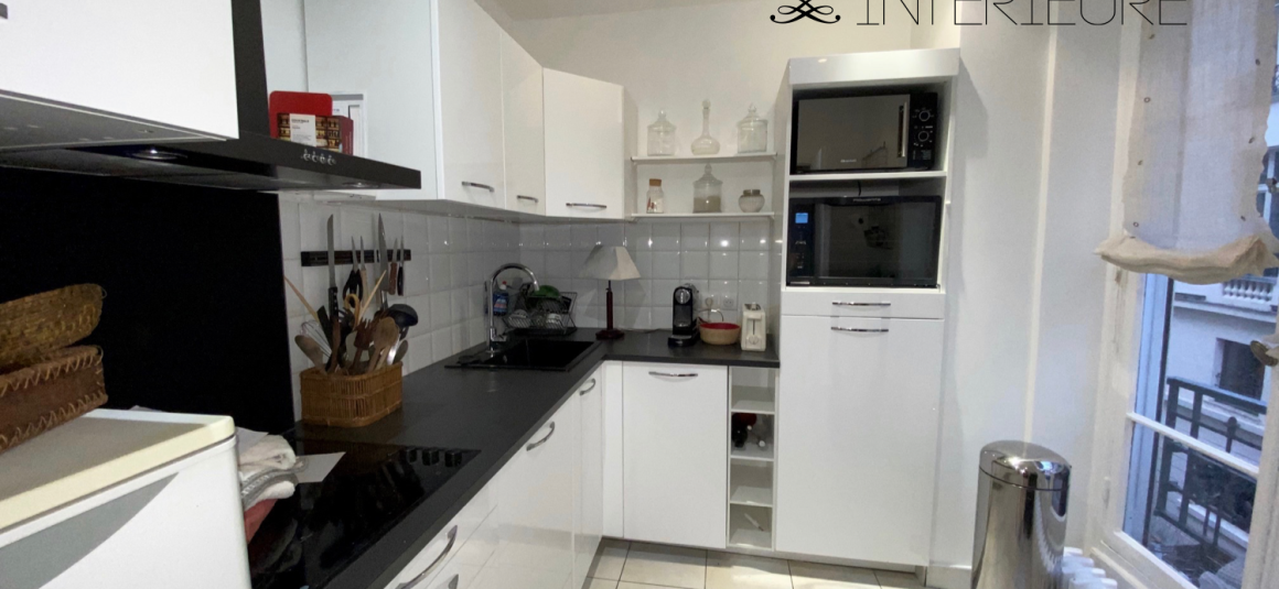 MEUBLÉ – 1 ch – Paris 2ème – 48 m2 – Rue Lulli (Square Louvois) – 2ème étage ascenseur – Loyer cc : 1.980 € (chauffage eau chaude collectif)