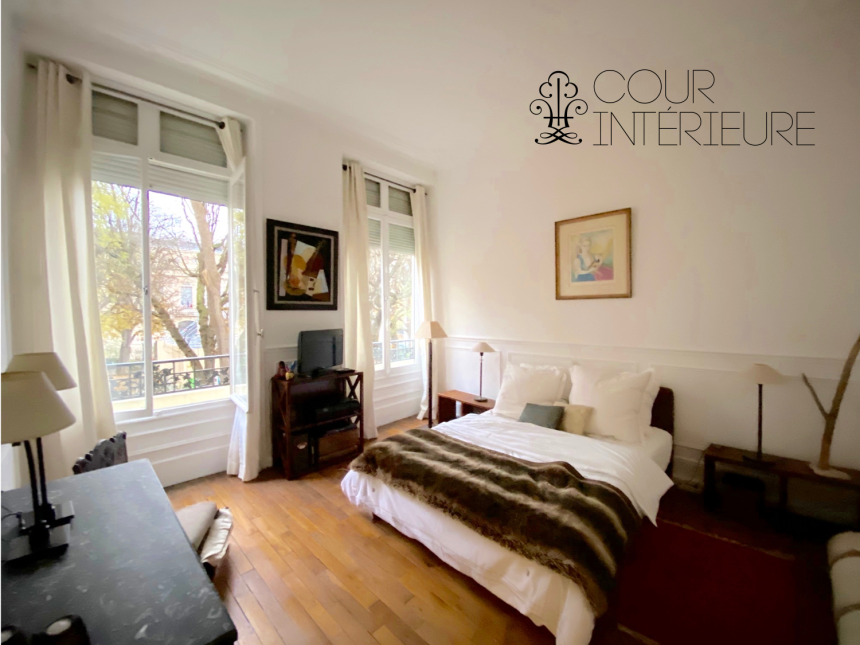 MEUBLÉ – 1 ch – Paris 2ème – 48 m2 – Rue Lulli (Square Louvois) – 2ème étage ascenseur – Loyer cc : 1.980 € (chauffage eau chaude collectif)