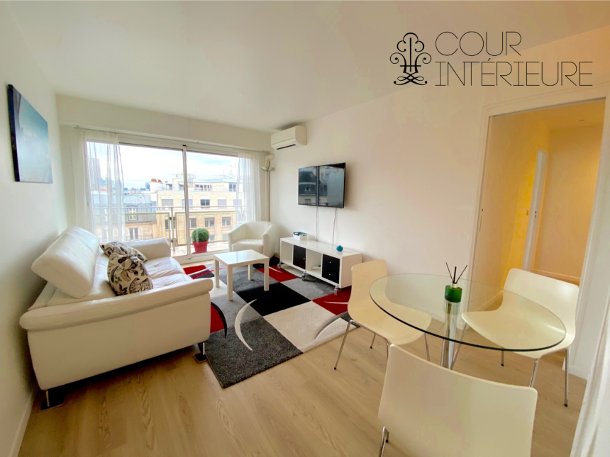 MEUBLÉ – 1 chambre + bureau + Balcon – 50 m2 – refait neuf – Paris 8e (17eme) – Ave de Wagram – 7ème étage ascenseur – Climatisé – Loyer cc : 2.100 euros