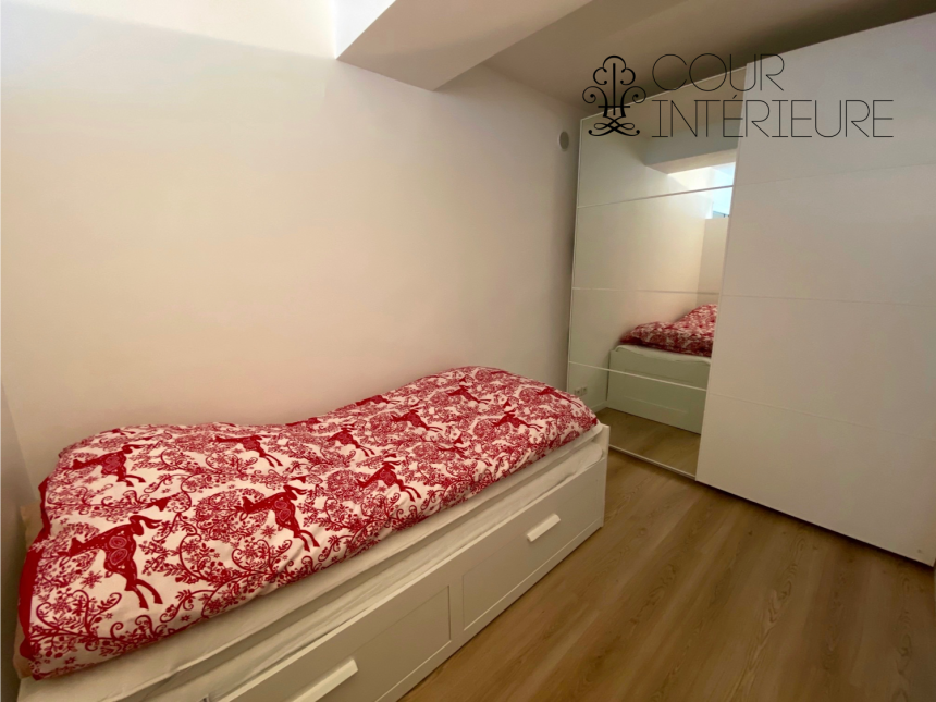 MEUBLÉ – 1 chambre + bureau + Balcon – 50 m2 – refait neuf – Paris 8e (17eme) – Ave de Wagram – 7ème étage ascenseur – Climatisé – Loyer cc : 2.100 euros