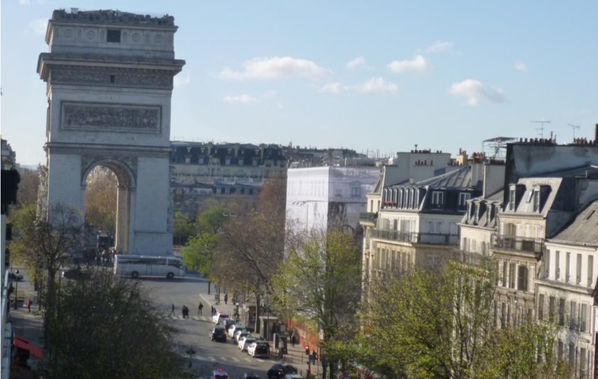 MEUBLÉ – 1 chambre + bureau + Balcon – 50 m2 – refait neuf – Paris 8e (17eme) – Ave de Wagram – 7ème étage ascenseur – Climatisé – Loyer cc : 2.100 euros