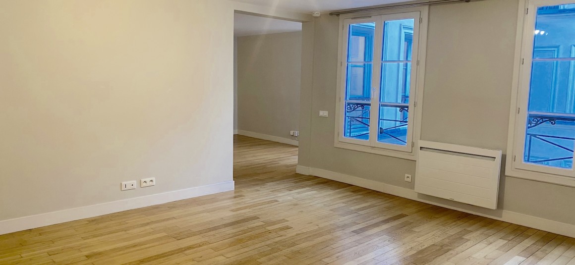 Vide – 3 ch – Paris 9e – Square Montholon – 87 m2 – 5ème étage ascenseur – Loyer : 2.660 euros cc