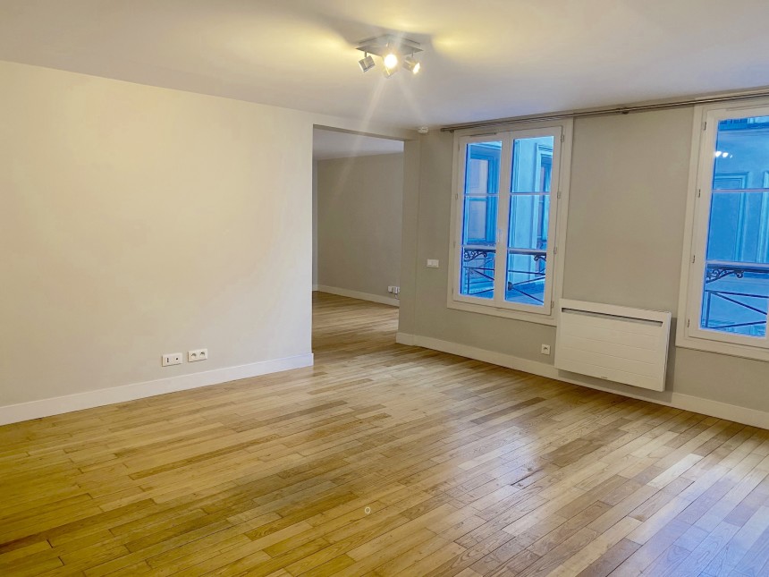 Vide – 3 ch – Paris 9e – Square Montholon – 87 m2 – 5ème étage ascenseur – Loyer : 2.660 euros cc