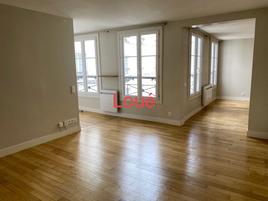 Vide – 3 ch – Paris 9e – Square Montholon – 87 m2 – 5ème étage ascenseur – Loyer : 2.660 euros cc