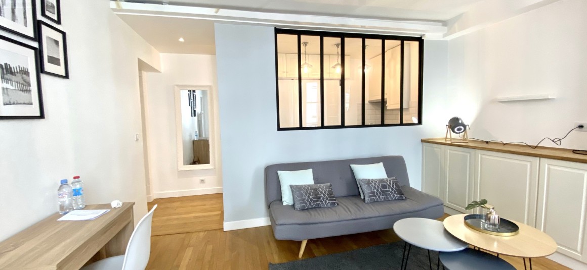 MEUBLÉ – 1 ch – 34 m2 – Rue Legendre (quartier rue LEVIS) – Paris 17e – 1er étage ascenseur – Loyer : 1.350 € cc