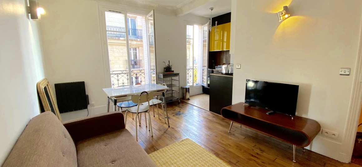 MEUBLÉ – 1 chambre – 35,1 m2 – Lamarck – Rue Simon Dereure – Paris 18ème – 4ème étage ascenseur – Loyer charges comprises : 1.400 € (Internet en sus)