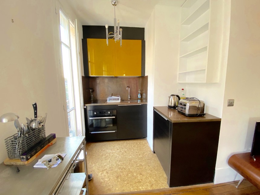 MEUBLÉ – 1 chambre – 35,1 m2 – Lamarck – Rue Simon Dereure – Paris 18ème – 4ème étage ascenseur – Loyer charges comprises : 1.400 € (Internet en sus)