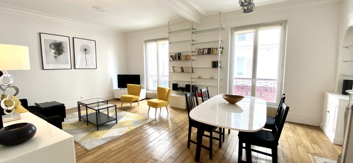 MEUBLÉ – 1 chambre – 54 m2 – Paris 8e (limite 17e) – Place des Ternes (Impasse privée : Villa Wagram) – 1er étage ascenseur – Loyer charges comprises : 2.000 euros cc