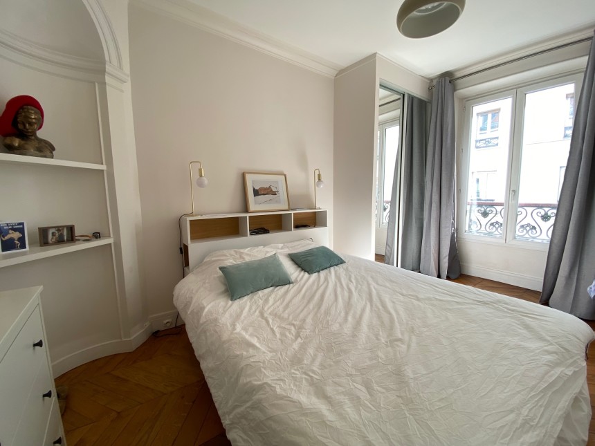 MEUBLÉ – 1 ch – Paris 17e – 44 m2 – Coeur Village Batignolles – 2ème sans ascenseur – Loyer cc : 1.650 euros