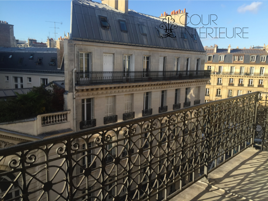 VIDE – Paris 8ème – 3 ch – 106 m2 – Rue de la Néva – 5ème et dernier étage – Terrasse 10 m2 – Loyer cc : 4.200 € (chauf. collectif).