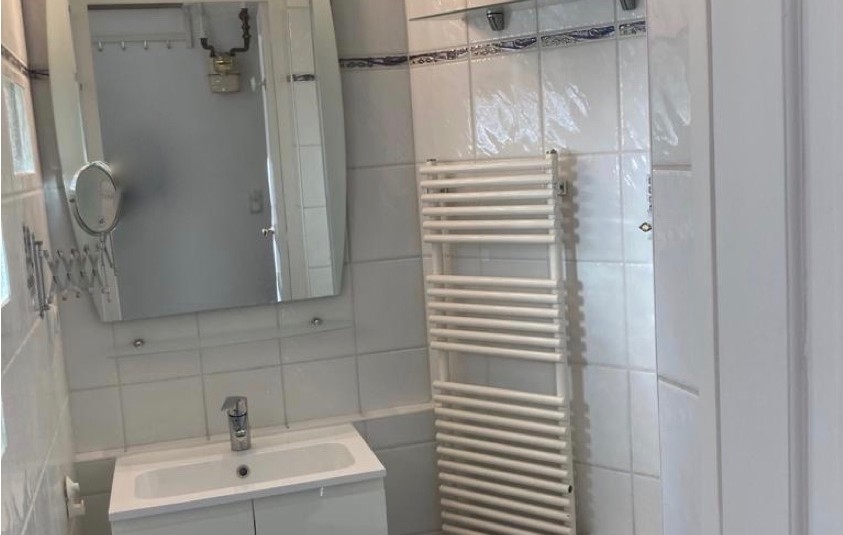 VIDE – 2 ch – 51 m2 – Paris 15ème – Ave Emile Zola / Rue Commerce – 5ème étage ascenseur – Loyer cc : 1.690 €