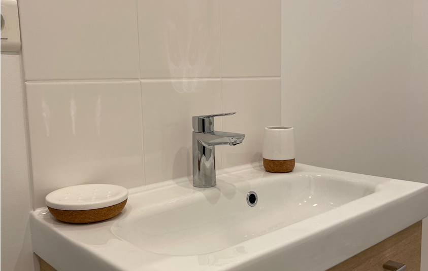MEUBLÉ – 1 ch – Clichy 92 (limite Paris 17ème) Rue de Paris – 52 m2 – 1er étage avec ascenseur – Loyer cc : 1.390 € (chauff. central inclus)