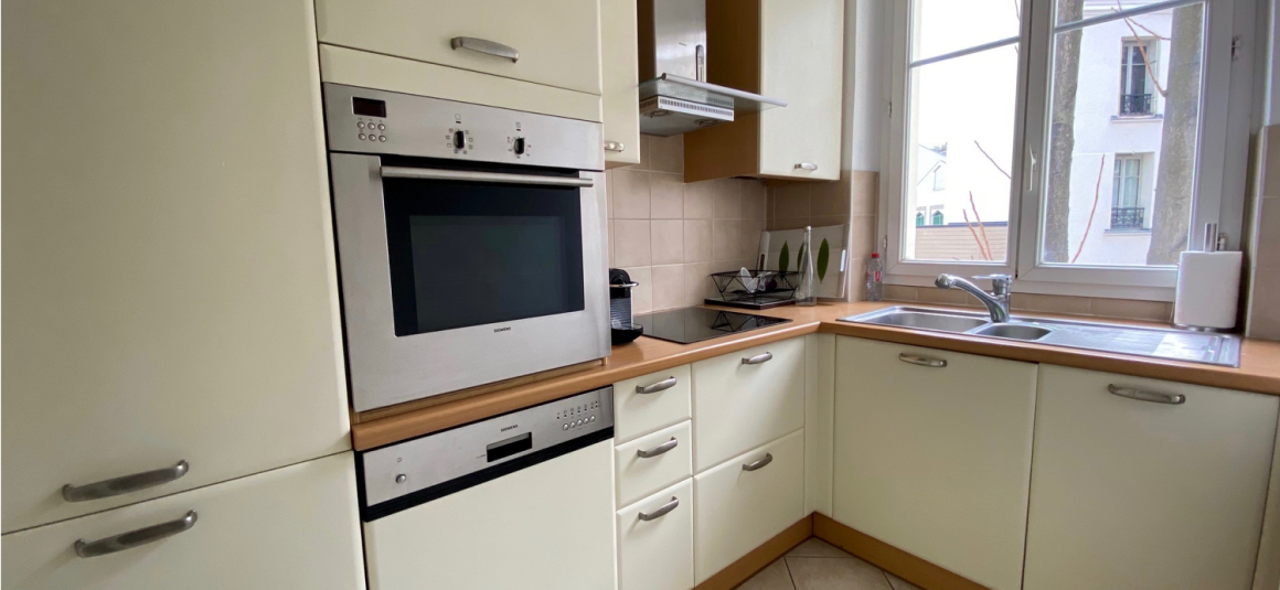 MEUBLÉ – 2 ch – Paris 17e – Rue Galvani – 66 m2 – 3e étage asc – Loyer cc : 2.100 €