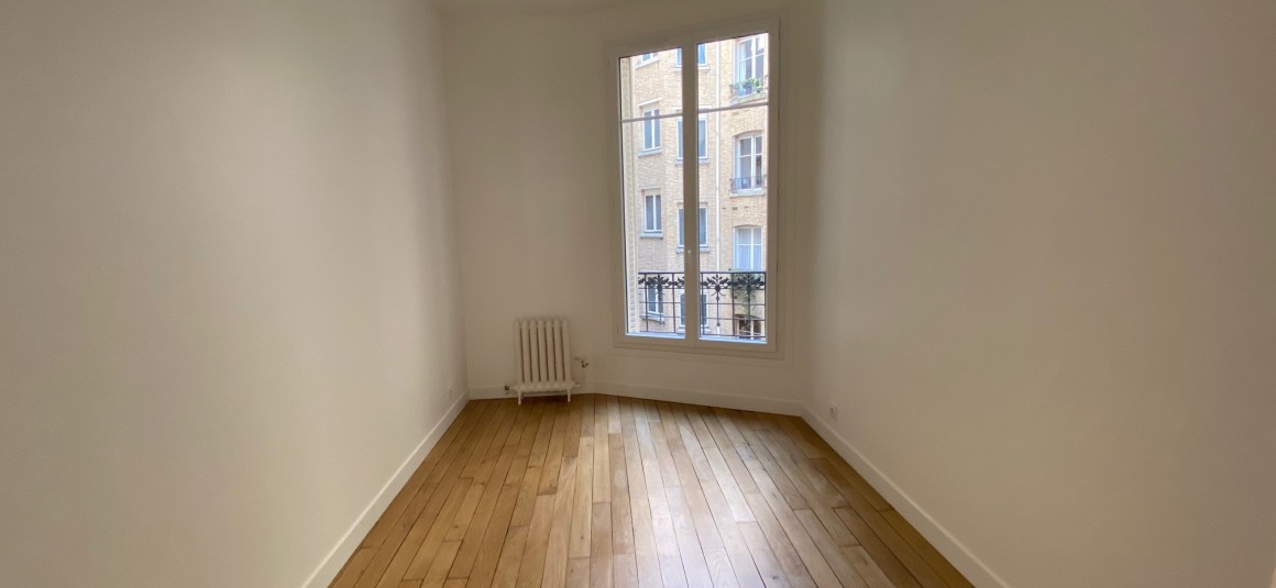 VIDE – RENOVATION TOTALE – 3 chambres – 5 pièces – 120 m2 – 3 ch – Parc Monceau – Paris 8ème – 2ème étage ascenseur avec Balcon – Loyer cc : 4.300 €