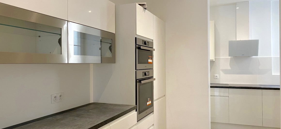 VIDE – RENOVATION TOTALE – 3 chambres – 5 pièces – 120 m2 – 3 ch – Parc Monceau – Paris 8ème – 2ème étage ascenseur avec Balcon – Loyer cc : 4.300 €