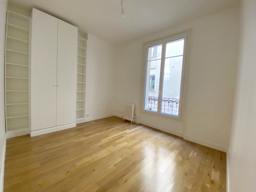 VIDE – RENOVATION TOTALE – 3 chambres – 5 pièces – 120 m2 – 3 ch – Parc Monceau – Paris 8ème – 2ème étage ascenseur avec Balcon – Loyer cc : 4.300 €