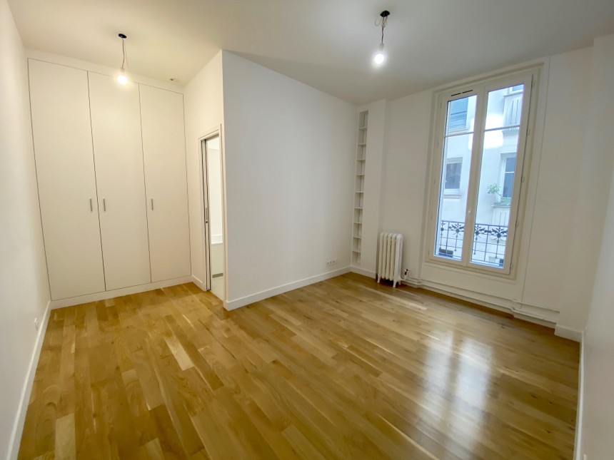 VIDE – RENOVATION TOTALE – 3 chambres – 5 pièces – 120 m2 – 3 ch – Parc Monceau – Paris 8ème – 2ème étage ascenseur avec Balcon – Loyer cc : 4.300 €