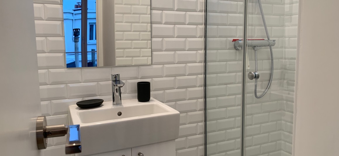 MEUBLÉ – 1 ch – Paris 17 – Rue Juliette Lamber – 31 m2 – 6e étage avec ascenseur – Loyer cc : 1.350 €