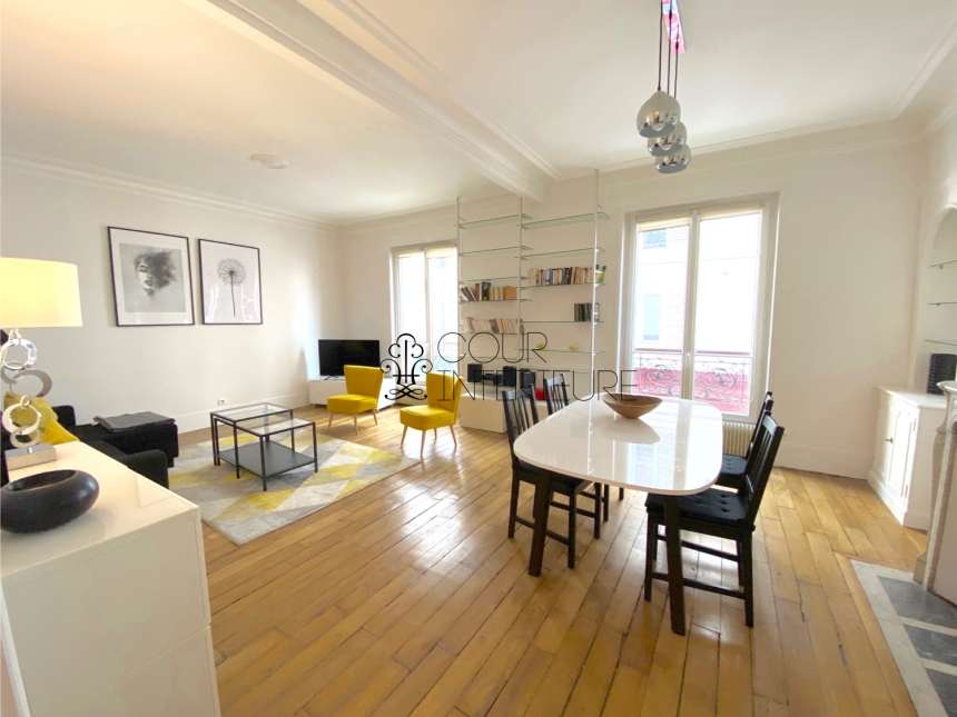 MEUBLÉ – 1 chambre – 54 m2 – Paris 8e (limite 17e) – Place des Ternes (Impasse privée : Villa Wagram) – 1er étage ascenseur – Loyer charges comprises : 2.000 euros cc