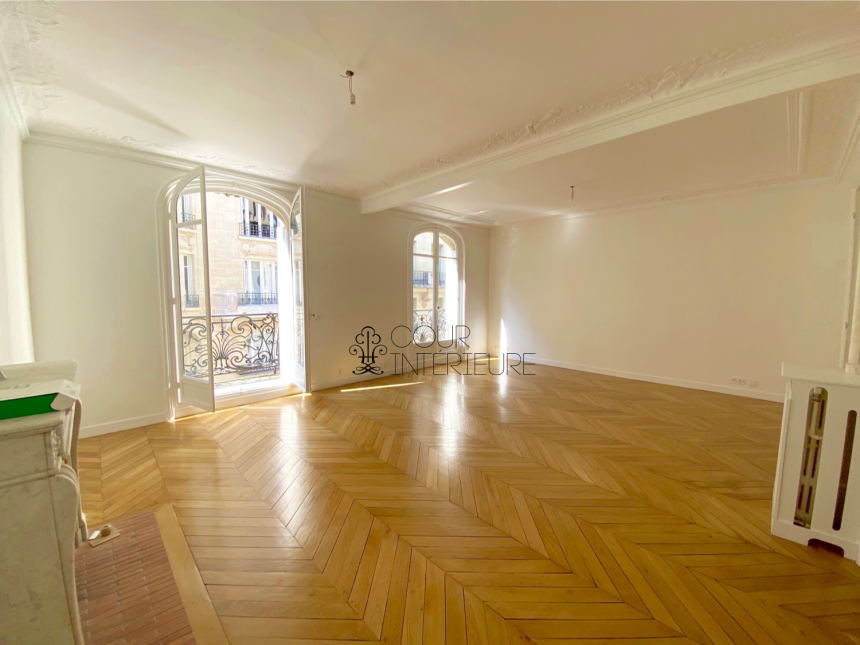 VIDE – RENOVATION TOTALE – 3 chambres – 5 pièces – 120 m2 – 3 ch – Parc Monceau – Paris 8ème – 2ème étage ascenseur avec Balcon – Loyer cc : 4.300 €