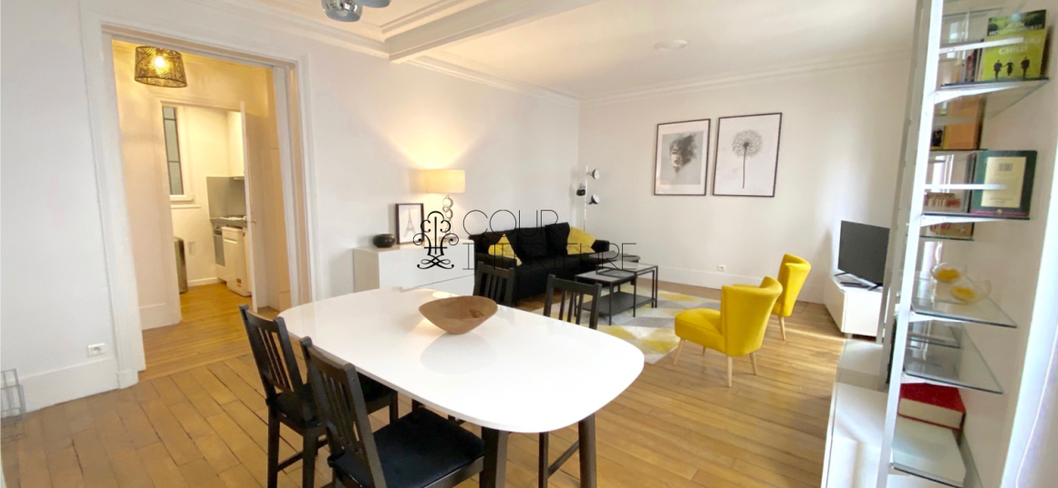 MEUBLÉ – 1 chambre – 54 m2 – Paris 8e (limite 17e) – Place des Ternes (Impasse privée : Villa Wagram) – 1er étage ascenseur – Loyer charges comprises : 2.000 euros cc