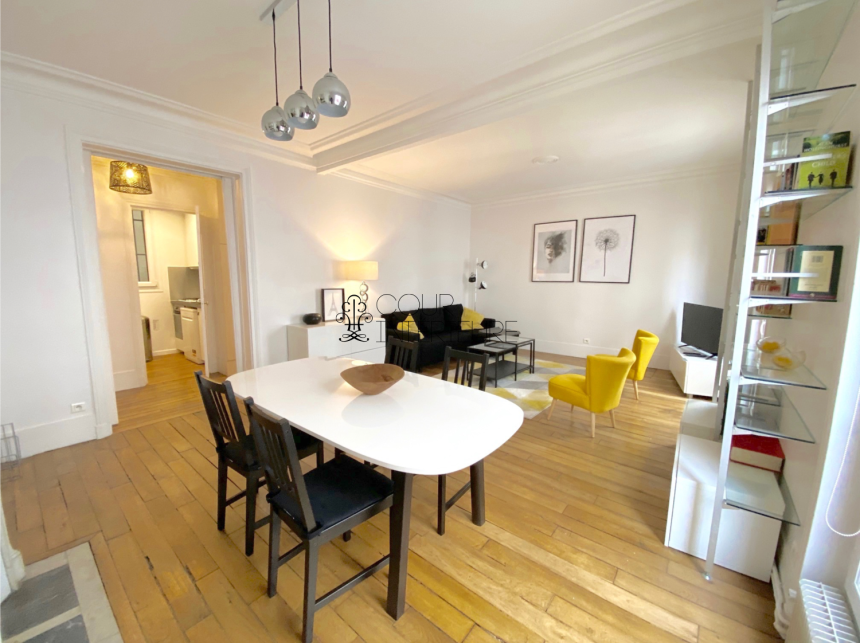 MEUBLÉ – 1 chambre – 54 m2 – Paris 8e (limite 17e) – Place des Ternes (Impasse privée : Villa Wagram) – 1er étage ascenseur – Loyer charges comprises : 2.000 euros cc