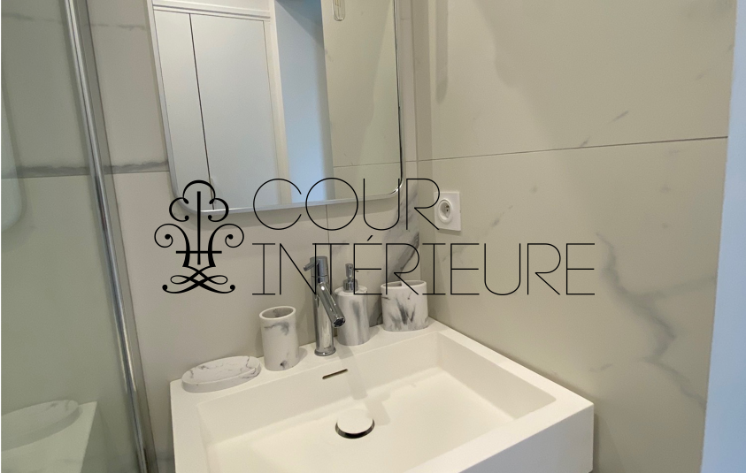 MEUBLÉ – 1 chambre – Paris 7ème – Rue Pierre Leroux – 38,3 m2 – 5ème étage ascenseur – Loyer charges comprises : 1.700 €
