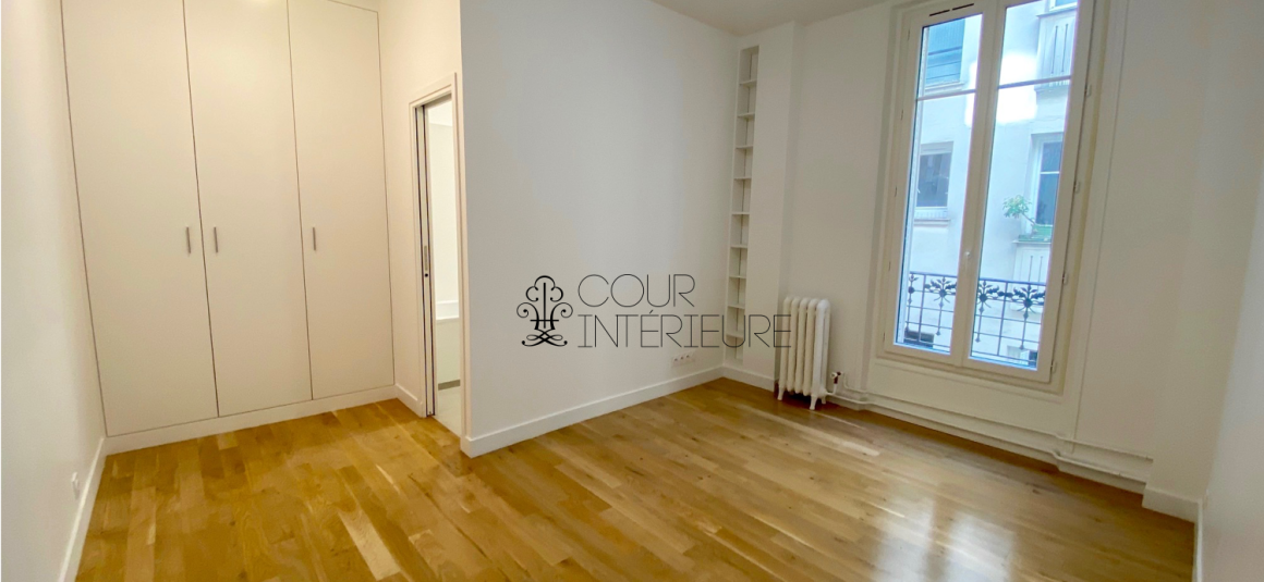 VIDE – RENOVATION TOTALE – 3 chambres – 5 pièces – 120 m2 – 3 ch – Parc Monceau – Paris 8ème – 2ème étage ascenseur avec Balcon – Loyer cc : 4.300 €