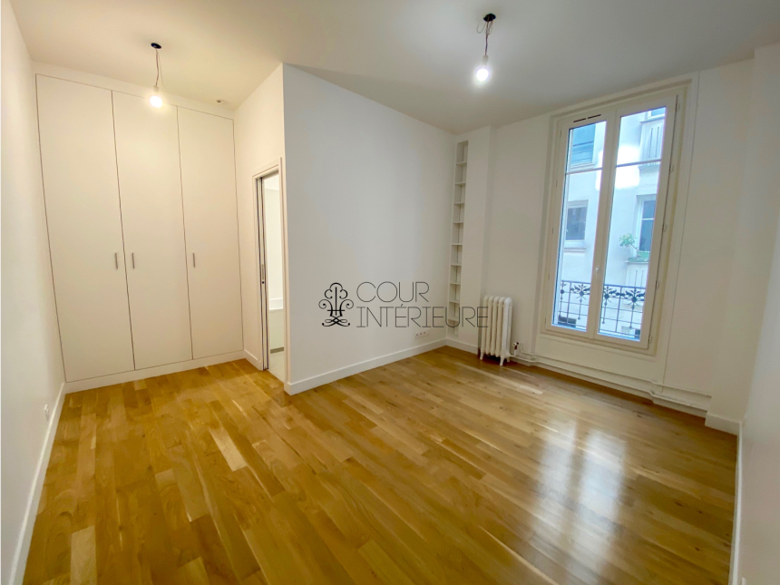 VIDE – RENOVATION TOTALE – 3 chambres – 5 pièces – 120 m2 – 3 ch – Parc Monceau – Paris 8ème – 2ème étage ascenseur avec Balcon – Loyer cc : 4.300 €