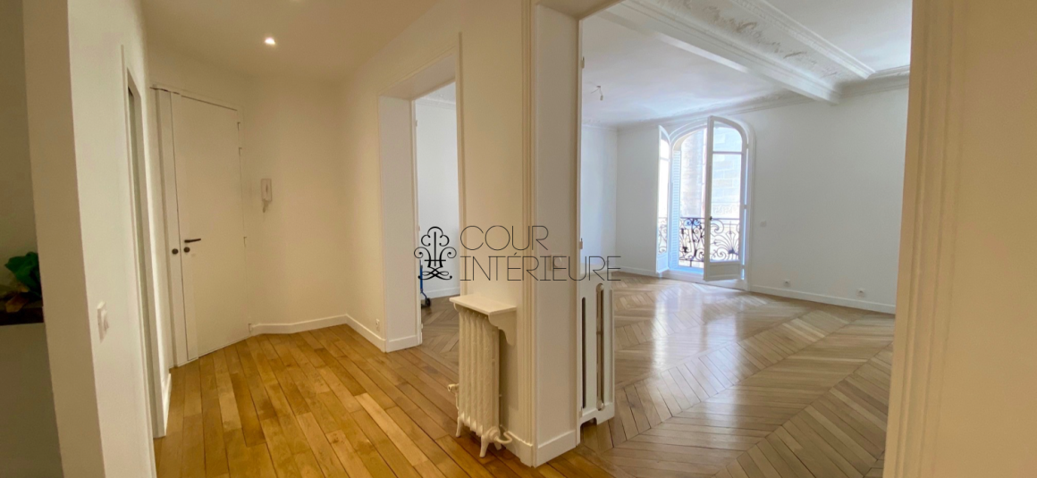 VIDE – RENOVATION TOTALE – 3 chambres – 5 pièces – 120 m2 – 3 ch – Parc Monceau – Paris 8ème – 2ème étage ascenseur avec Balcon – Loyer cc : 4.300 €