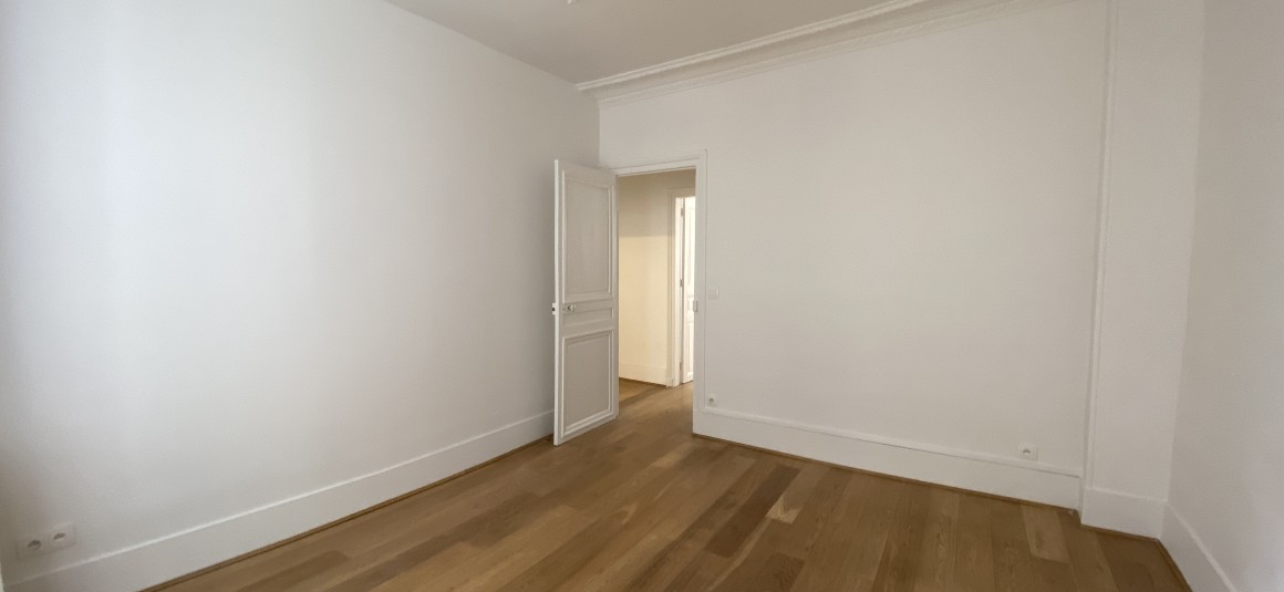 VIDE – 2 chambres – 74 m2 – Havre Caumartin – Paris 9e – 3e étage avec ascenseur – Loyer cc : 2.470 euros