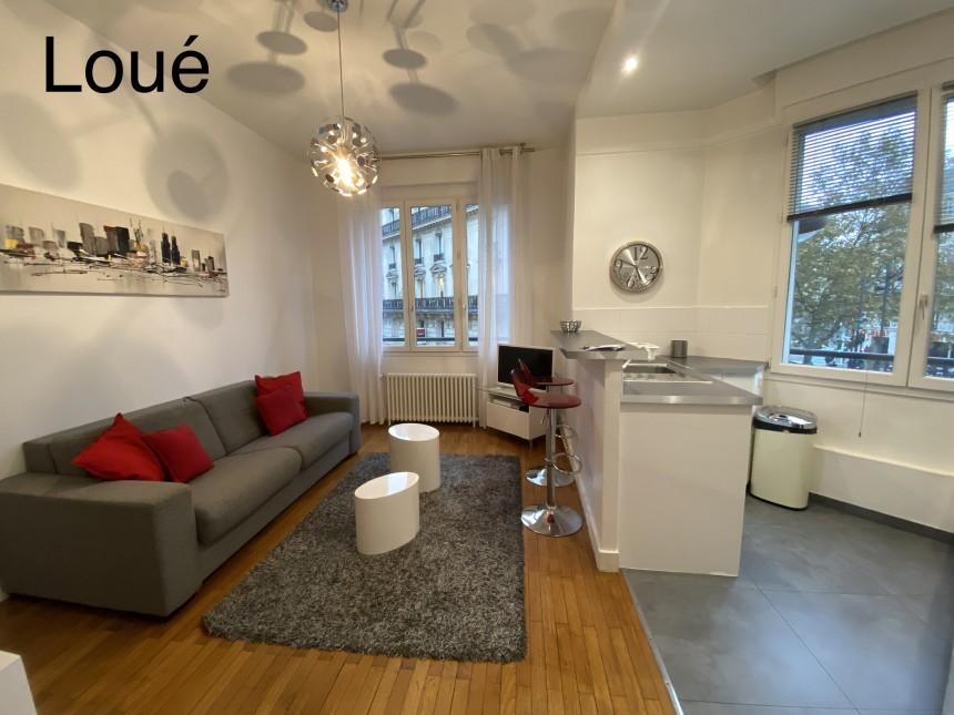 MEUBLÉ – 1 chambre – 37 m2 – Paris 8ème – Rue d’Artois – 2ème étage avec ascenseur – Métro Georges V – Loyer cc : 1.792 euros