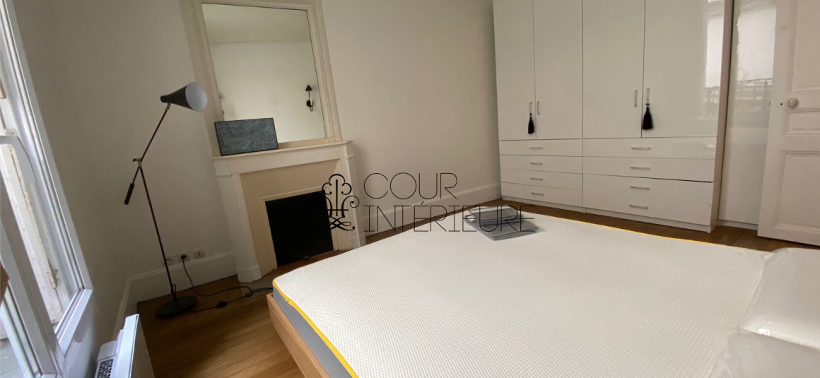 MEUBLÉ – 1 ch – 50 m2 – Neuilly (92) – Rue de l’Eglise – Proximité immédiate Métro Pont de Neuilly (ligne 1 – 1er étage ascenseur – Loyer cc : 1.850 €