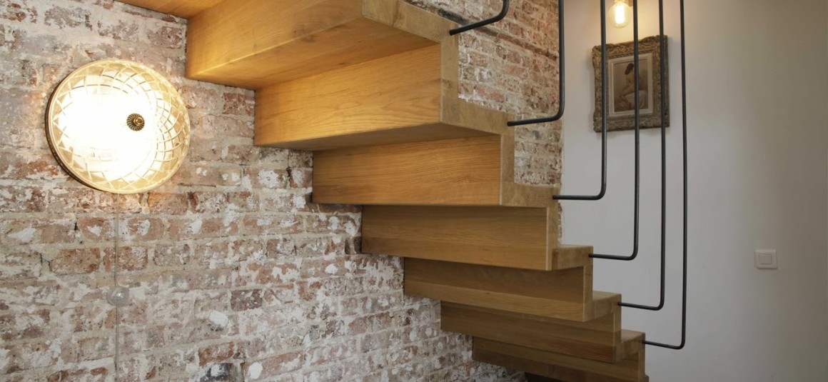 MEUBLÉ – 3/4 ch – Paris 16e – Trocadéro/Passy – Rue Vineuse – Duplex 123 m2 au sol – 5ème et 6ème dernier étage avec ascenseur – Loyer cc : 4.000 euros