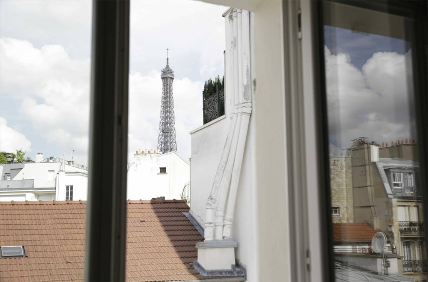 MEUBLÉ – 3/4 ch – Paris 16e – Trocadéro/Passy – Rue Vineuse – Duplex 123 m2 au sol – 5ème et 6ème dernier étage avec ascenseur – Loyer cc : 4.000 euros