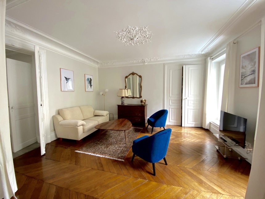 MEUBLÉ – 1 chambre – Paris 17ème  – Métro : Pereire – Avenue Villiers – 59 m2 – 1er étage avec ascenseur – Loyer charges comprises : 2.200 euros