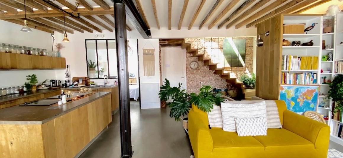 MEUBLÉ – 3/4 ch – Paris 16e – Trocadéro/Passy – Rue Vineuse – Duplex 123 m2 au sol – 5ème et 6ème dernier étage avec ascenseur – Loyer cc : 4.000 euros