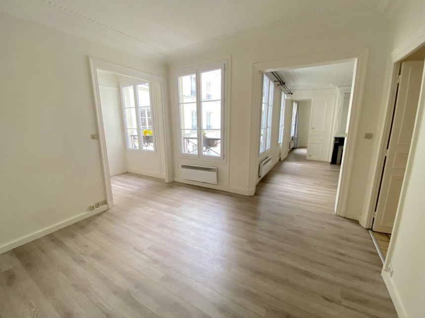 VIDE – 2 chambres – 85 m2 – Paris 9ème – Square Montholon – 3ème  étage avec ascenseur – Loyer charges comprises : 2.441 euros