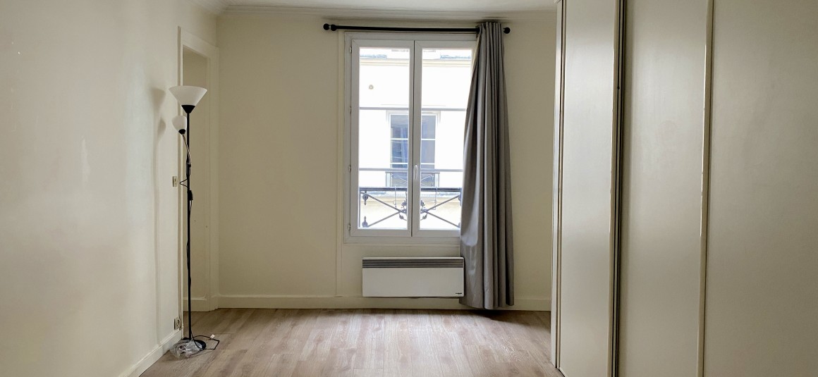 VIDE – 2 chambres – 85 m2 – Paris 9ème – Square Montholon – 3ème  étage avec ascenseur – Loyer charges comprises : 2.441 euros
