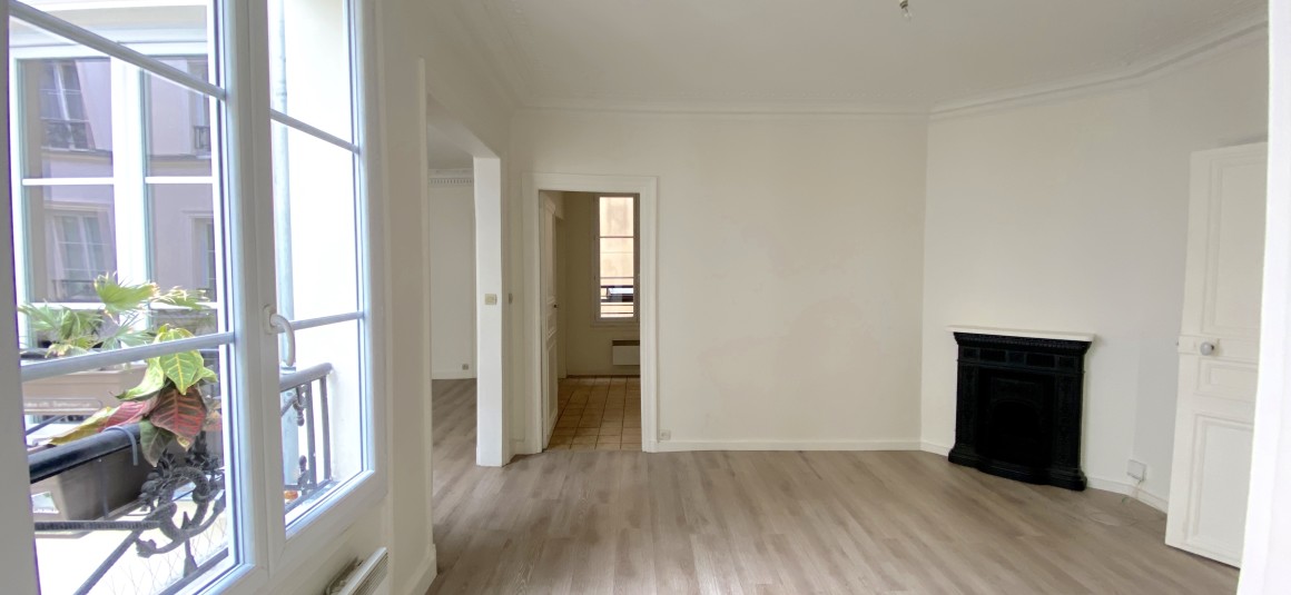 VIDE – 2 chambres – 85 m2 – Paris 9ème – Square Montholon – 3ème  étage avec ascenseur – Loyer charges comprises : 2.441 euros