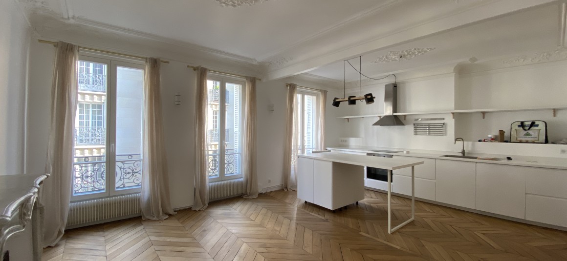 VIDE –  2 chambres – Paris 17ème – 73 m2 – Rue Labie – 3ème étage sans ascenseur – Loyer charges comprises : 2.477 euros