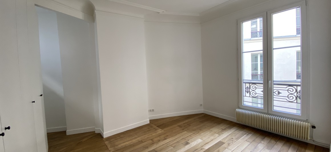 VIDE –  2 chambres – Paris 17ème – 73 m2 – Rue Labie – 3ème étage sans ascenseur – Loyer charges comprises : 2.477 euros