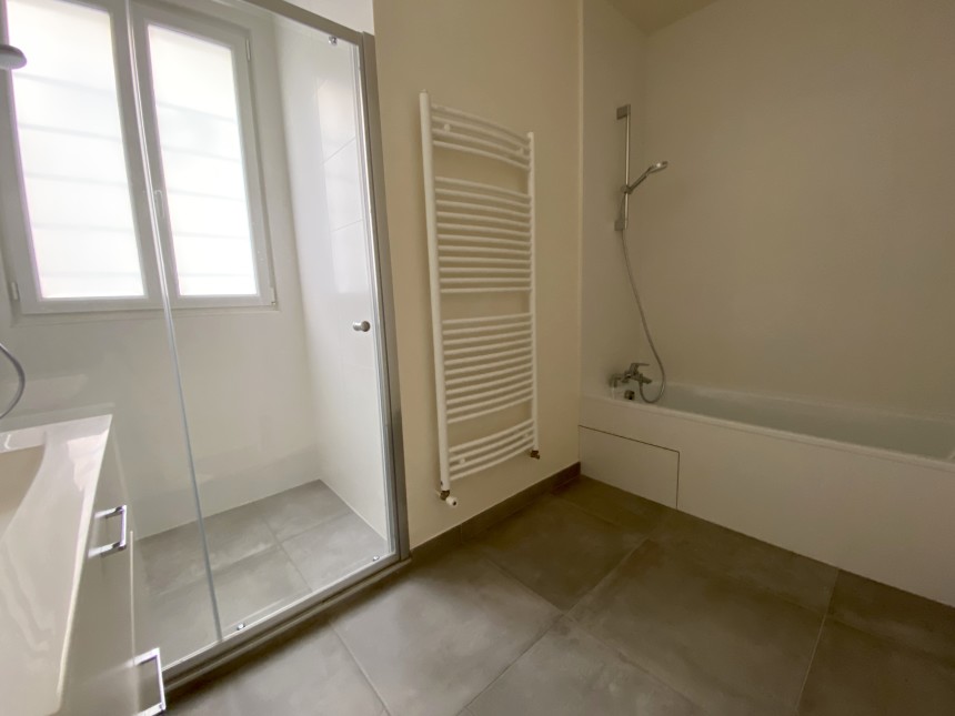 VIDE –  2 chambres – Paris 17ème – 73 m2 – Rue Labie – 3ème étage sans ascenseur – Loyer charges comprises : 2.477 euros