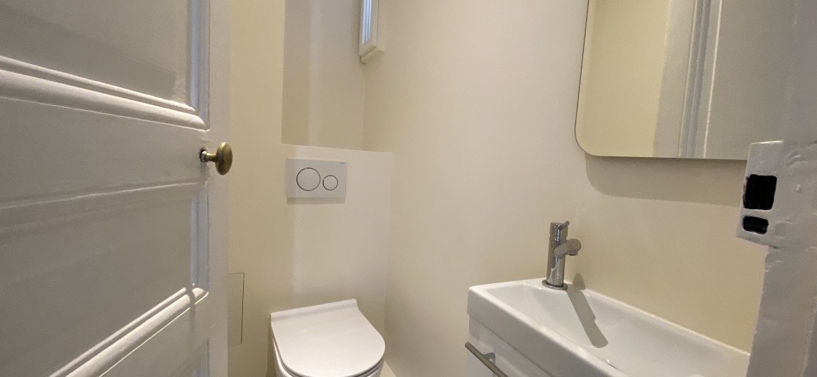 VIDE –  2 chambres – Paris 17ème – 73 m2 – Rue Labie – 3ème étage sans ascenseur – Loyer charges comprises : 2.477 euros