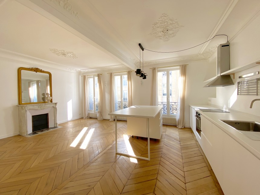 VIDE –  2 chambres – Paris 17ème – 73 m2 – Rue Labie – 3ème étage sans ascenseur – Loyer charges comprises : 2.477 euros