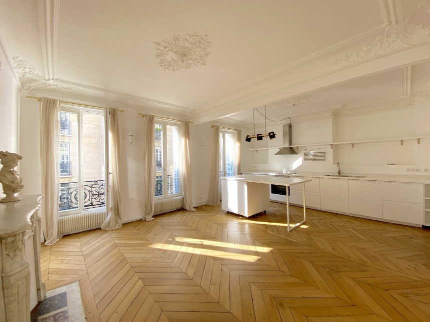 VIDE –  2 chambres – Paris 17ème – 73 m2 – Rue Labie – 3ème étage sans ascenseur – Loyer charges comprises : 2.477 euros