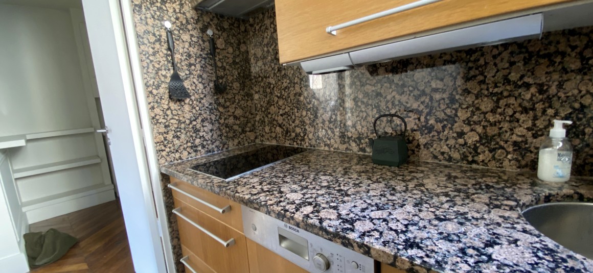 MEUBLÉ – 1 ch – 45 m2 – Paris 8e – Rue du Colisée – 4ème étage ascenseur – Loyer cc : 2.000 euros (chauffage collectif)