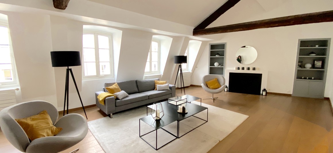 MEUBLÉ – 3 chambres – 186 m2 – Paris 8ème – Rue des Saussaies – Métro : Miromesnil – 4e étage ascenseur – Loyer cc : 7.500 euros